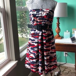 Limited dress with belt